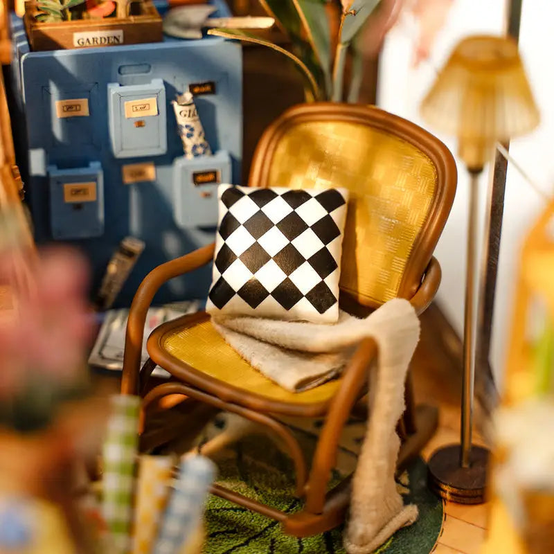 Holiday Garden House - DIY Book Nook - Book Nook