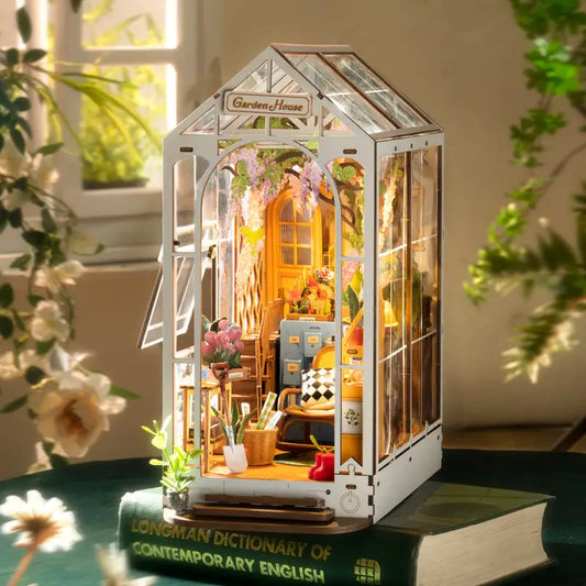 Holiday Garden House - DIY Book Nook - Holiday Gardenhouse TGB06 / Germany - Book Nook